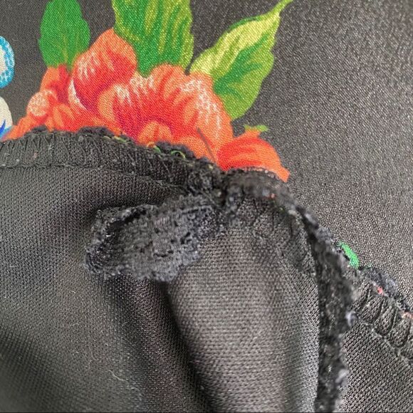 Honey Punch black pink floral romper size small - Picture 10 of 10